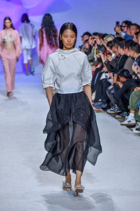 PFW - Shiatzy Chen Runway A model walks the runway during the Shiatzy Chen Womenswear Spring Summer 2027 show as part of Paris Fashion Week on October 05, 2026 in Paris, France. Photo by Shootpix ABACAPRESS.COM Paris France  Copyright: xShootpix ABACAx