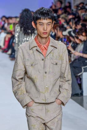 PFW - Shiatzy Chen Runway A model walks the runway during the Shiatzy Chen Womenswear Spring Summer 2027 show as part of Paris Fashion Week on October 05, 2026 in Paris, France. Photo by Shootpix ABACAPRESS.COM Paris France  Copyright: xShootpix ABACAx