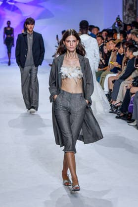 PFW - Shiatzy Chen Runway A model walks the runway during the Shiatzy Chen Womenswear Spring Summer 2027 show as part of Paris Fashion Week on October 05, 2026 in Paris, France. Photo by Shootpix ABACAPRESS.COM Paris France  Copyright: xShootpix ABACAx