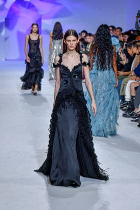 PFW - Shiatzy Chen Runway A model walks the runway during the Shiatzy Chen Womenswear Spring Summer 2027 show as part of Paris Fashion Week on October 05, 2026 in Paris, France. Photo by Shootpix ABACAPRESS.COM Paris France  Copyright: xShootpix ABACAx