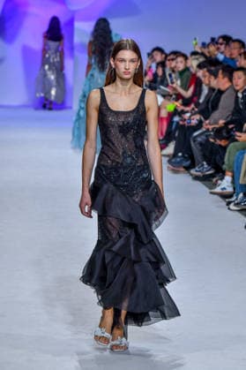 PFW - Shiatzy Chen Runway A model walks the runway during the Shiatzy Chen Womenswear Spring Summer 2027 show as part of Paris Fashion Week on October 05, 2026 in Paris, France. Photo by Shootpix ABACAPRESS.COM Paris France  Copyright: xShootpix ABACAx