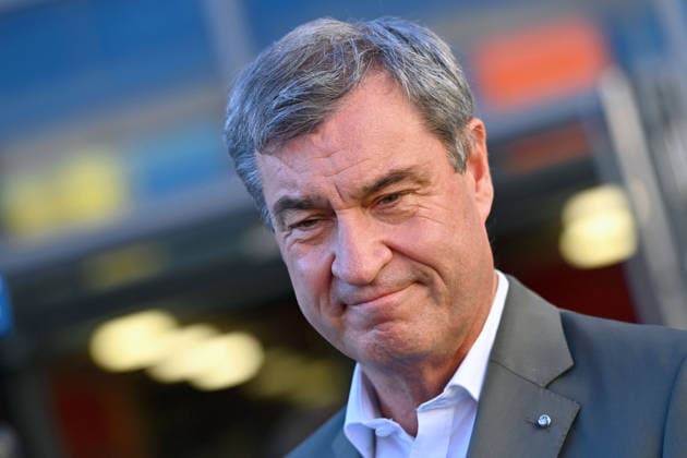 Markus SOEDER (Ministerpraesident Bayern und CSU Vorsitzender), Einzelbild,angeschnittenes Einzelmotiv,Portraet,Portrait,Porträt. Markus SOEDER (Ministerpraesident Bayern und CSU Vorsitzender) besucht gemeinsam mit Gesundheitsministerin Judith Gerlach und Kultusministerin Anna Stolz am 06.10.2026 die Sport-Grundschule an der Margarethe-Danzi-Straße in Muenchen und informiert sich im Vorfeld des landesweiten Praeventionstages am 12. Oktober über erfolgreiche Praevention und Gesundheitsfoerderung im Schulalltag