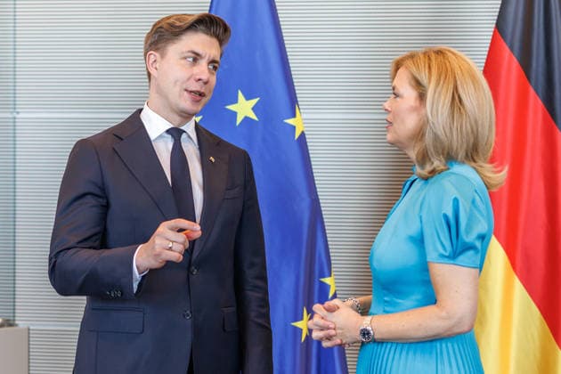 Bundestag Bundestagspraesidentin Julia Kloeckner empfaengt den Ministerpraesident der Republik Litauen, Mindaugas Sinkevicius im Deutschen Bundestag am 06.10.26 in Berlin. Berlin Berlin Deutschland Bundestag