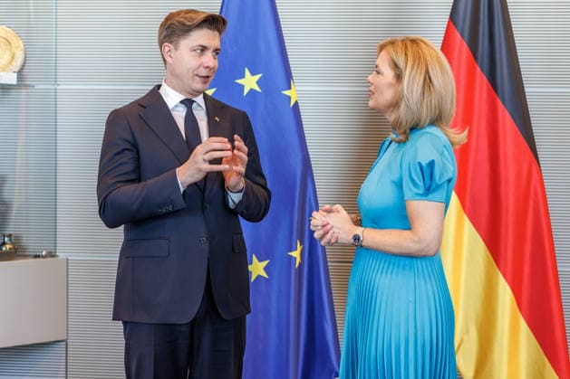 Bundestag Bundestagspraesidentin Julia Kloeckner empfaengt den Ministerpraesident der Republik Litauen, Mindaugas Sinkevicius im Deutschen Bundestag am 06.10.26 in Berlin. Berlin Berlin Deutschland Bundestag