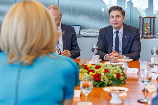 Bundestag Bundestagspraesidentin Julia Kloeckner empfaengt den Ministerpraesident der Republik Litauen, Mindaugas Sinkevicius im Deutschen Bundestag am 06.10.26 in Berlin. Berlin Berlin Deutschland Bundestag