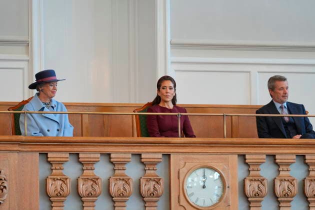 Folketingets aabning: Folketingssalen og statsministerens aabningstale Kong Frederik, dronning Mary og prinsesse Bendikte ankommer ved Folketingets aabning i Folketingssalen paa Christiansborg Slot i Koebenhavn, tirsdag den 6. oktober 2026. , Copenhagen Denmark Copyright: EmilxHelmsx spdk20261006-120223-L