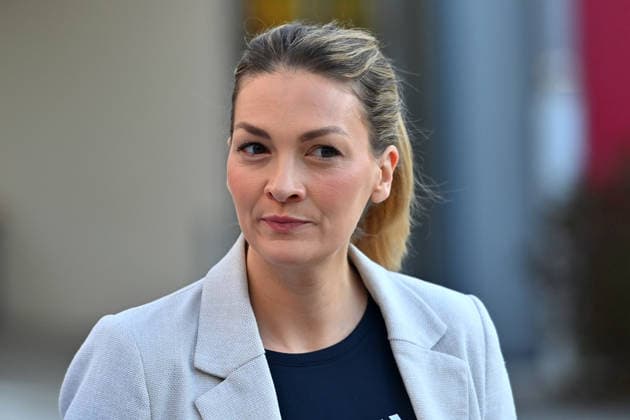 Judith GERLACH (Staatsministerin fuer Gesundheit, Pflege und Praevention), Einzelbild,angeschnittenes Einzelmotiv,Portraet,Portrait,Porträt. Markus SOEDER (Ministerpraesident Bayern und CSU Vorsitzender) besucht gemeinsam mit Gesundheitsministerin Judith Gerlach und Kultusministerin Anna Stolz am 06.10.2026 die Sport-Grundschule an der Margarethe-Danzi-Straße in Muenchen und informiert sich im Vorfeld des landesweiten Praeventionstages am 12. Oktober über erfolgreiche Praevention und Gesundheitsfoerderung im Schulalltag