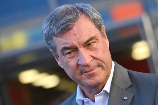 Markus SOEDER (Ministerpraesident Bayern und CSU Vorsitzender), Einzelbild,angeschnittenes Einzelmotiv,Portraet,Portrait,Porträt. Markus SOEDER (Ministerpraesident Bayern und CSU Vorsitzender) besucht gemeinsam mit Gesundheitsministerin Judith Gerlach und Kultusministerin Anna Stolz am 06.10.2026 die Sport-Grundschule an der Margarethe-Danzi-Straße in Muenchen und informiert sich im Vorfeld des landesweiten Praeventionstages am 12. Oktober über erfolgreiche Praevention und Gesundheitsfoerderung im Schulalltag