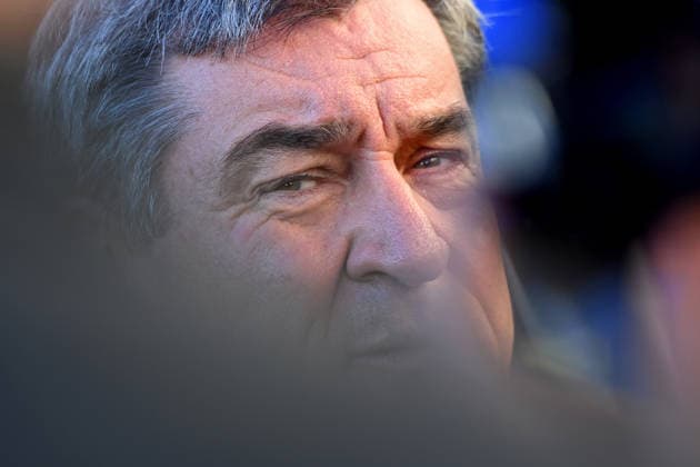 Markus SOEDER (Ministerpraesident Bayern und CSU Vorsitzender), Einzelbild,angeschnittenes Einzelmotiv,Portraet,Portrait,Porträt. Markus SOEDER (Ministerpraesident Bayern und CSU Vorsitzender) besucht gemeinsam mit Gesundheitsministerin Judith Gerlach und Kultusministerin Anna Stolz am 06.10.2026 die Sport-Grundschule an der Margarethe-Danzi-Straße in Muenchen und informiert sich im Vorfeld des landesweiten Praeventionstages am 12. Oktober über erfolgreiche Praevention und Gesundheitsfoerderung im Schulalltag