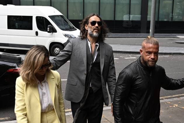 Russell Brand arrives at court for a preliminary hearing LONDON, UNITED KINGDOM - OCTOBER 6: British comedian and actor Russell Brand arrives at Southwark Crown Court for a preliminary hearing regarding rape and sexual assault charges in London, United Kingdom on October 6, 2026. Rasid Necati Aslim Anadolu London United Kingdom. Editorial use only. Please get in touch for any other usage.  Copyright: x2026xAnadoluxRasidxNecatixAslimx