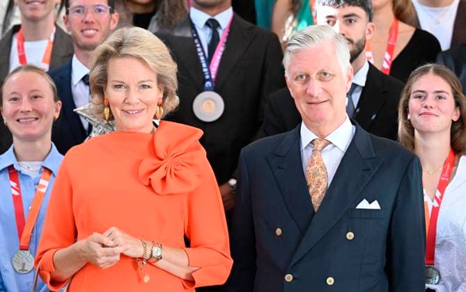 King Philippe and Queen Mathilde receive the Belgian athletes (2025-2026) BRUSSELS, BELGIUM - OCTOBER 06 : King Philippe and Queen Mathilde are hosting a reception at Laeken Castle for Belgian athletes who have distinguished themselves over the past two years. Among them are athletes who have won a medal at a European or World Championship in an Olympic or Paralympic sport, as well as those who have achieved an exceptional performance on the world stage on October 6, 2026 in Brussels, Belgium, 06 10 2026 Brussels Belgium  Copyright: xDidierxLebrunx