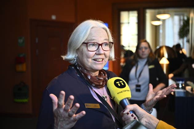 STOCKHOLM, SWEDEN, October 6, 2026—Professor Eva Lindroth, member of the Royal Swedish Academy of Sciences, following the announcement that Francis Halzen was awarded the 2026 Nobel Prize in Physics during a press conference at the Royal Swedish Academy of Sciences in Stockholm, Sweden x10430x  Copyright: xChristinexOlsson TTx NOBELPRISET I FYSIK TILLKÄNNAGES zR8VlUOj6p4