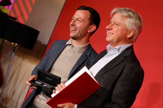 Frankfurt Impressionen 06.10.2026 Die 78. Frankfurter Buchmesse verabschiedet den langjährigen Direktor Juergen Boos links Sebastian GUGGOLZ Vorsteher des Börsenvereins des Deutschen Buchhandels Frankfurt (Main) Hessen Deutschland