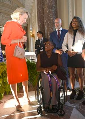 King Philippe and Queen Mathilde receive the Belgian athletes (2025-2026) BRUSSELS, BELGIUM - OCTOBER 06 : Lea Bayekula (Paralympic Team Belgium) pictured with the Queen Mathilde. King Philippe and Queen Mathilde are hosting a reception at Laeken Castle for Belgian athletes who have distinguished themselves over the past two years. Among them are athletes who have won a medal at a European or World Championship in an Olympic or Paralympic sport, as well as those who have achieved an exceptional performance on the world stage on October 6, 2026 in Brussels, Belgium, 06 10 2026 Brussels Belgium  Copyright: xDidierxLebrunx