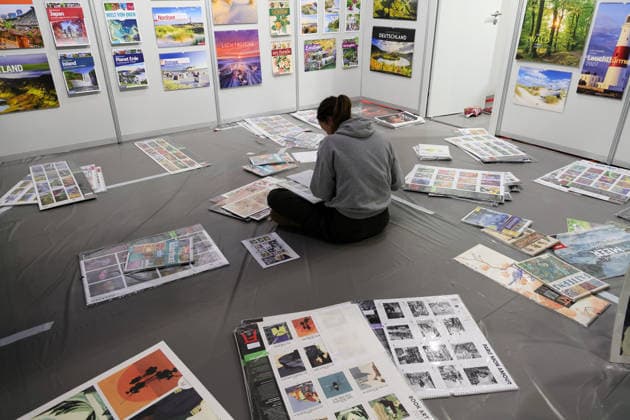 06.10.2026, Frankfurt am Main, DEU, Frankfurter Buchmesse. Am fruehen Dienstag morgen wird noch aufgebaut. Oder an der Kalender Meile