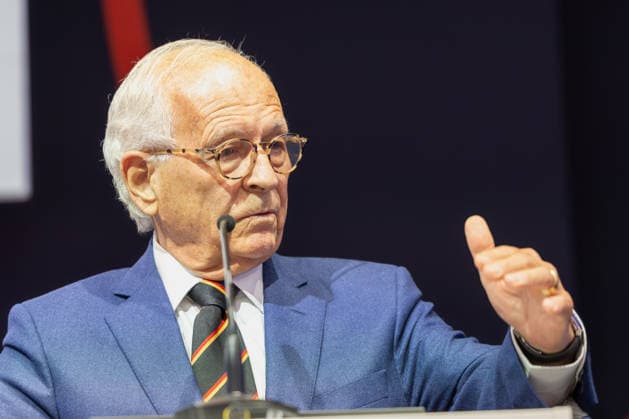 Wolfgang Ischinger auf der EXPO REAL 2026 06.10.2026: Wolfgang Ischinger, Vorsitzender der Münchner Sicherheitskonferenz (MSC) und ehemaliger deutscher Botschafter, spricht am zweiten Tag der EXPO REAL 2026 im Investment Forum. Unter dem Titel Geopolitische Risiken und Investments: Über Sicherheit in unsicheren Zeiten thematisiert Ischinger die zunehmenden geopolitischen Risiken und deren Auswirkungen auf Wirtschaft und Investitionen. Im Mittelpunkt stehen die veränderte internationale Sicherheitslage, globale Machtverschiebungen sowie die Frage, wie Deutschland in einem von Konflikten und strategischen Rivalitäten geprägten Umfeld langfristig attraktiv für Investoren bleiben kann. Die EXPO REAL findet vom 5. bis 7. Oktober 2026