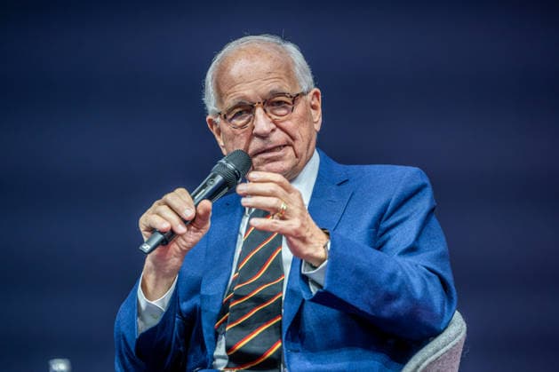 Wolfgang Ischinger auf der EXPO REAL 2026 06.10.2026: Wolfgang Ischinger, Vorsitzender der Münchner Sicherheitskonferenz (MSC) und ehemaliger deutscher Botschafter, spricht am zweiten Tag der EXPO REAL 2026 im Investment Forum. Unter dem Titel Geopolitische Risiken und Investments: Über Sicherheit in unsicheren Zeiten thematisiert Ischinger die zunehmenden geopolitischen Risiken und deren Auswirkungen auf Wirtschaft und Investitionen. Im Mittelpunkt stehen die veränderte internationale Sicherheitslage, globale Machtverschiebungen sowie die Frage, wie Deutschland in einem von Konflikten und strategischen Rivalitäten geprägten Umfeld langfristig attraktiv für Investoren bleiben kann. Die EXPO REAL findet vom 5. bis 7. Oktober 2026