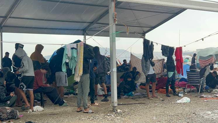 Migrants Camp on the Guano Esplanade in Ceuta, Awaiting Transfer Several migrants await transfer on the Guano Esplanade, October 6, 2026, in Ceuta, Spain. Following the eviction from El Trampolín, some migrants have begun camping on the Guano esplanade, where they await transfer to reception centers. OCTOBER 6, 2026. Gabriela Sardá Nún. Ceuta, Spain.  Copyright: xGabrielaxSardaxNunezx 7824235