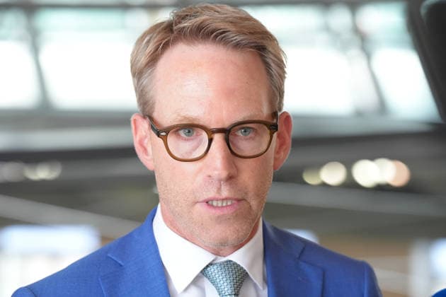 Statement des Vorsitzenden des Parlamentarischen Kontrollgremiums zur Festnahme von August Hanning Marc Henrichmann Vorsitzender des Parlamentarischen Kontrollgremiums (PKGr) des Bundestages im Portrait beim Pressestatement zur Festnahme von EX BND Chef Hanning , Berlin, 06.10.2026 Berlin Berlin Deutschland