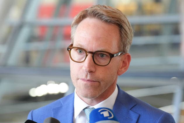 Statement des Vorsitzenden des Parlamentarischen Kontrollgremiums zur Festnahme von August Hanning Marc Henrichmann Vorsitzender des Parlamentarischen Kontrollgremiums (PKGr) des Bundestages im Portrait beim Pressestatement zur Festnahme von EX BND Chef Hanning , Berlin, 06.10.2026 Berlin Berlin Deutschland