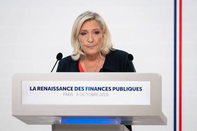 Marine Le Pen and Jordan Bardella Press Conference - Paris Far-right party Rassemblement National (RN) candidate in France s 2027 presidential election Marine Le Pen during a press conference to present the party’s counter-budget for 2027 and its proposed budgetary trajectory for 2027–2032 at the party s headquarters in Paris, France, on October 6, 2026. Photo by Alexis Jumeau ABACAPRESS.COM Paris France  Copyright: xJumeauxAlexis ABACAx