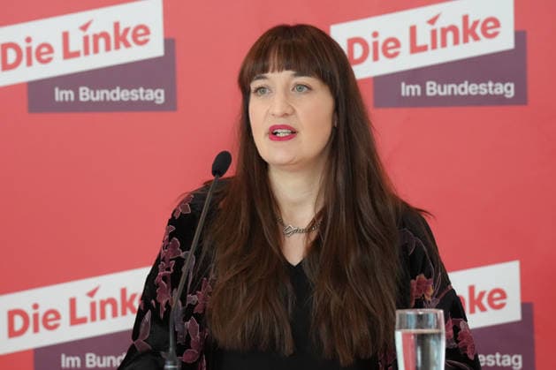 Pressestatement Franktion LINKE vor der Bundestagssitzung Heidi Reichinnek (LINKE) beim Pressestatement im Vorfeld der Fraktionssitzung im Deutschen Bundestag, Berlin, 06.10.2026 Berlin Berlin Deutschland