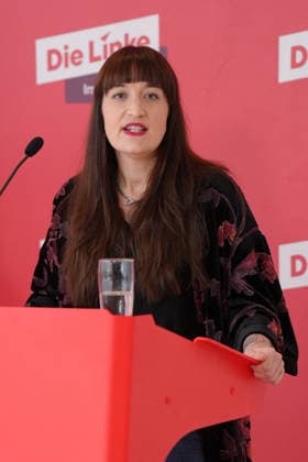 Pressestatement Franktion LINKE vor der Bundestagssitzung Heidi Reichinnek (LINKE) beim Pressestatement im Vorfeld der Fraktionssitzung im Deutschen Bundestag, Berlin, 06.10.2026 Berlin Berlin Deutschland
