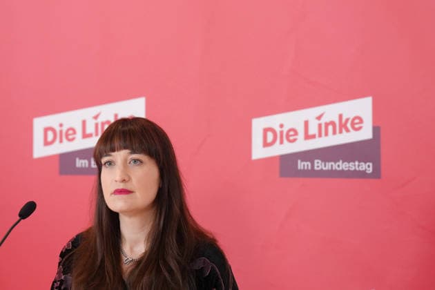 Pressestatement Franktion LINKE vor der Bundestagssitzung Heidi Reichinnek (LINKE) beim Pressestatement im Vorfeld der Fraktionssitzung im Deutschen Bundestag, Berlin, 06.10.2026 Berlin Berlin Deutschland