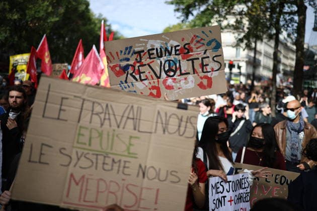 Student Demonstration - Paris Students have begun marching towards Gare de Lyon to protest against the current state of public education, once again, on October 6, 2026, in Paris, France. Today’s march is planned to go from Gare de Lyon to Place de la République. Photo by Raphael Lafargue ABACAPRESS.COM Paris France  Copyright: xLafarguexRaphael ABACAx