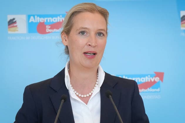 Pressekonferenz der AfD Vorsitzenden im Vorfeld der Fraktionssitzung Alice Weidel (AfD) im Portrait beim Pressestatement im Vorfeld der AfD Fraktionssitzung im Deutschen Bundestag, Berlin, 06.10.2026 Berlin Berlin Deutschland