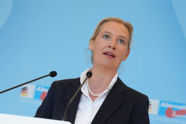 Pressekonferenz der AfD Vorsitzenden im Vorfeld der Fraktionssitzung Alice Weidel (AfD) im Portrait beim Pressestatement im Vorfeld der AfD Fraktionssitzung im Deutschen Bundestag, Berlin, 06.10.2026 Berlin Berlin Deutschland