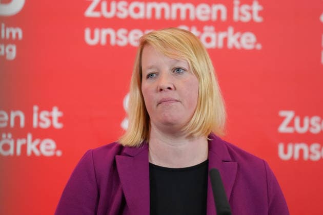 Pressekonferenz der SPD im Vorfeld der Fraktionssitzung Wiebke Esdar (SPD) im Portrait beim Pressestatement im Vorfeld der Fraktionssitzung im Deutschen Bundestag, Berlin, 06.10.2026 Berlin Berlin Deutschland