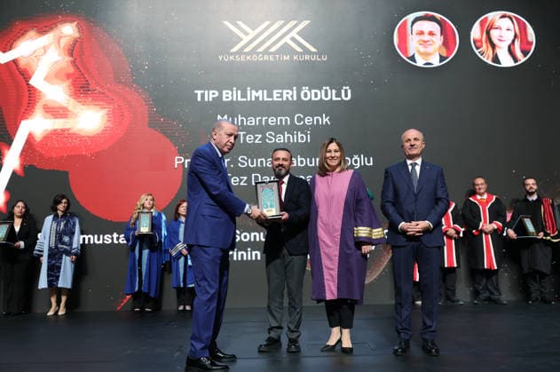 Turkish President Recep Tayyip Erdogan ANKARA, TURKIYE - OCTOBER 6: (----EDITORIAL USE ONLY - MANDATORY CREDIT - TURKISH PRESIDENCY MURAT KULA HANDOUT - NO MARKETING NO ADVERTISING CAMPAIGNS - DISTRIBUTED AS A SERVICE TO CLIENTS----) Turkish President Recep Tayyip Erdogan (L) presents the 2026 Council of Higher Education (YOK) Outstanding Achievement Awards in 20 categories under three headings, Doctoral Dissertation of the Year, Institutional Awards and Special Awards, during the opening ceremony of the 2026-2027 Higher Education Academic Year at the Bestepe National Congress and Culture Center in Ankara, Turkiye, on October 6, 2026. Council of Higher Education (YOK) President Prof. Dr. Erol Ozvar (R) also attended the ceremony. Turk  Copyright: x2026xAnadoluxTurkishxPresidencyx xMuratxKulax xHandoutx