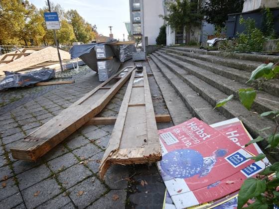 06.10.2026 xkhx Kassel Neues Dach für die Elisabethkirche - Drei Jahre nach dem Einsturz des Daches der Kirche wird das Notdach entfernt und durch ein endgültiges Dach ersetzt.