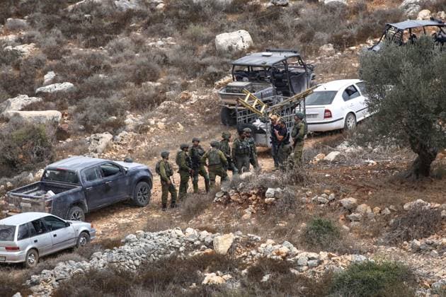 Four Palestinians injured in attacks by Israeli settlers in Nablus NABLUS, WEST BANK, PALESTINE - OCTOBER 6: Israeli army take security measures following Israelis attack Palestinian farmers harvesting olives on their land in the town of Aqraba, south of Nablus, West Bank, Palestine, on October 6, 2026. Nedal Eshtayah Anadolu Nablus West Bank. Editorial use only. Please get in touch for any other usage.  Copyright: x2026xAnadoluxNedalxEshtayahx