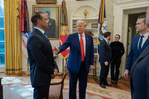 October 6, 2026, Washington, Dc, United States of America: U.S. President Donald Trump speaks with golfer Tiger Woods and officials in the Oval Office of the White House, February 20, 2025 in Washington, D.C. Woods, who received the Presidential Medal of Freedom from Trump in 2019, joined PGA Tour leaders at the White House for talks on a proposed deal with Saudi ArabiaÃ¢â‚¬â ¢s Public Investment Fund before Trump introduced him as a surprise guest at a Black History Month reception. Washington United States of America - ZUMAp138 20261006_zaa_p138_015 Copyright: xJoycexN.xBoghosian WhitexHousex