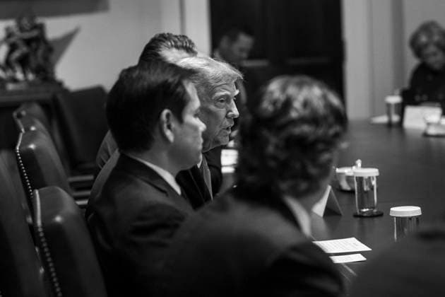 October 6, 2026, Washington, Dc, United States: U.S President Donald Trump, center, comments during a cabinet meeting at the Cabinet Room of the White House, April 10, 2025 in Washington, D.C. The meeting comes a day after Trump paused his global reciprocal tariffs. Washington United States - ZUMAp138 20261006_zaa_p138_028 Copyright: xMollyxRoberts WhitexHousex