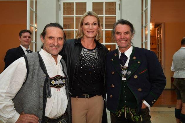 Alexander und Thomas Huber (Huber-Baum) mit Maria Höfl-Riesch Verleihung der Bayerischen Staatsmedaille für soziale Verdienste 2026 Allerheiligen-Hofkirche München 06. Oktober 2026