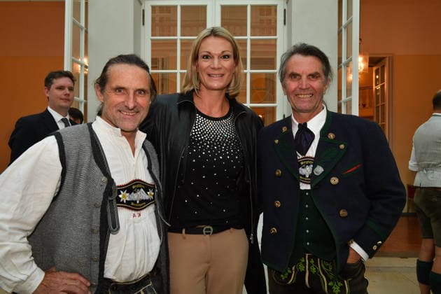 Alexander und Thomas Huber (Huber-Baum) mit Maria Höfl-Riesch Verleihung der Bayerischen Staatsmedaille für soziale Verdienste 2026 Allerheiligen-Hofkirche München 06. Oktober 2026