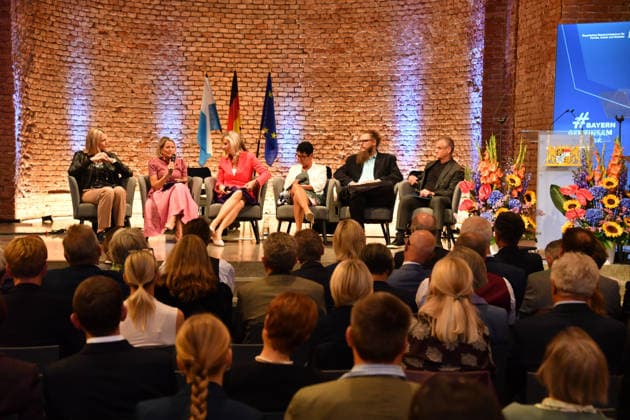 Übersicht Verleihung der Bayerischen Staatsmedaille für soziale Verdienste 2026 Allerheiligen-Hofkirche München 06. Oktober 2026