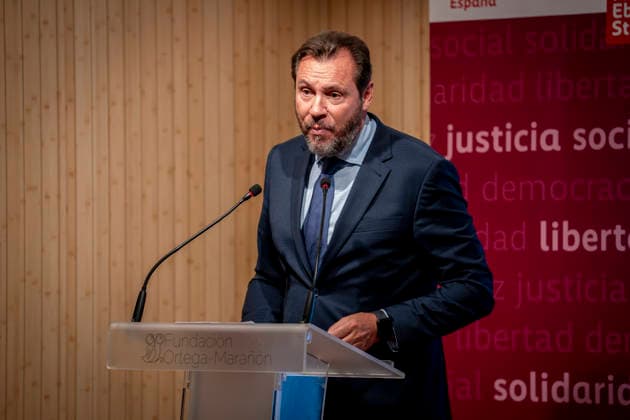 Yolanda Díaz speaks at the event Democracy and International Solidarity The Minister of Transportation and Sustainable Mobility, Óscar Puente, speaks during the event Democracy and International Solidarity in the Past: A Driving Force for Building the Future, on October 6, 2026, in Madrid, Spain. The event was held to mark the 50th anniversary of the German Friedrich Ebert Foundation (Friedrich Ebert Stiftung) delegation, FES in Spain. OCTOBER 6, 2026. YOLANDA ECONOMY DEMOCRACY MINISTER OF LABOR ON FOOT Madrid, Spain  Copyright: xA.xPÃ rezxMecax 7825153