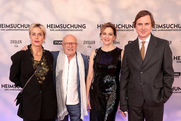 Susanne Wolff, Volker Schloendorff, Martina Gedeck und Lars Eidinger bei der Heimsuchung Film Premiere am 6.10.2026 im Kino International in Berlin Susanne Wolff, Volker Schloendorff, Martina Gedeck and Lars Eidinger attend the premiere of Heimsuchung The Beloved at Kino International on October 6, 2026l in Berlin, Germany Heimsuchung Filmpremiere in Berlin