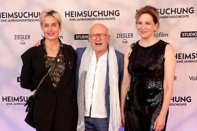 Susanne Wolff, Volker Schloendorff und Martina Gedeck bei der Heimsuchung Film Premiere am 6.10.2026 im Kino International in Berlin Susanne Wolff, Volker Schloendorff and Martina Gedeck attend the premiere of Heimsuchung The Beloved at Kino International on October 6, 2026l in Berlin, Germany Heimsuchung Filmpremiere in Berlin
