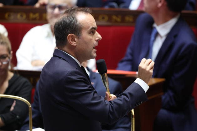 AssembleÌe Nationale - QAG du 6 octobre 2026 Sà bastien Lecornu Sà ance des Questions d Actualità s au Gouvernement à l AssembleÌe Nationale à Paris, le 6 octobre 2026. Current Affairs Question Period with the Government at the National Assembly in Paris, October 6, 2026. Copyright: xFabricexChasseryx