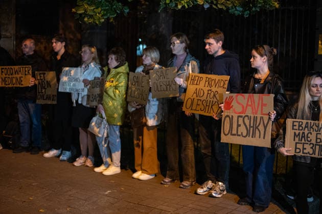 Ukrainians attend a rally to raise awareness about the humanitarian crisis in the town of Oleshky KYIV, UKRAINE - OCTOBER 6: Ukrainians holding placards gather near the Vatican Embassy to draw attention to the humanitarian crisis in the town of Oleshky under Russian occupation in the Kherson region, on the left bank of the Dnipro River in Kyiv, Ukraine, on October 6, 2026. Russian forces occupied Oleshky following Russia s full-scale invasion of Ukraine in 2022, and the town remains under Russian control. As of October 2026, around 2,000 people, including up to 50 children, remain in the town, where residents have very limited access to food and medicine. The Ukrainian Armed Forces have dropped around 4 tons of food and medicine for the loc Copyright: x2026xAnadoluxDanyloxAntoniukx