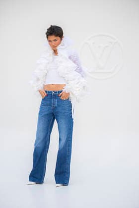 Louis Vuitton - Photocall - Paris Fashion Week EB Zendaya attends the Louis Vuitton Womenswear Spring Summer 2027 show as part of Paris Fashion Week on October 06, 2026 in Paris, France. Photo by Eliot Blondet ABACAPRESS.COM Paris France France  Copyright: xBlondetxEliot ABACAx
