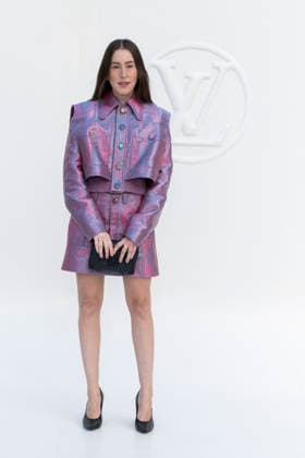 Alana Haim at the photocall for the Louis Vuitton Spring Summer 2027 Women’s Ready-to-Wear collection during Paris Fashion Week (PFW) at the Cité internationale universitaire de Paris, France, on October 6, 2026. Olivier Borde, Bestimage. Photocall at the Louis Vuitton Women’s Ready-to-Wear Spring Summer 2027 show as part of Paris Fashion Week on October 6, 2026, in Paris, France.  Copyright: xOLIVIERxBORDEx xBESTIMAGExOLIVIERxBORDEx xBESTIMAGEx