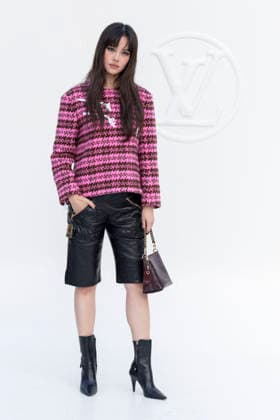 Urassaya Sperbund at the photocall for the Louis Vuitton Women’s Ready-to-Wear Spring Summer 2027 show during Paris Fashion Week (PFW) at the Cité internationale universitaire de Paris, France, on October 6, 2026. Olivier Borde, Bestimage. Photocall at the Louis Vuitton Women’s Ready-to-Wear Spring Summer 2027 show as part of Paris Fashion Week on October 6, 2026, in Paris, France.  Copyright: xOLIVIERxBORDEx xBESTIMAGExOLIVIERxBORDEx xBESTIMAGEx