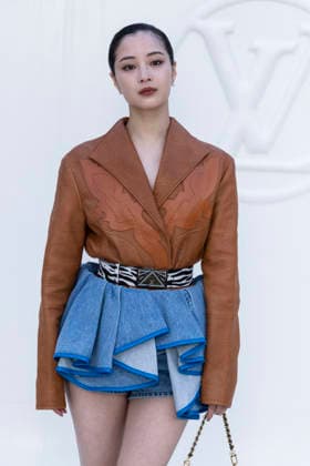 Suzu Hirose at the photocall for the Louis Vuitton Spring Summer 2027 Women’s Ready-to-Wear collection show during Paris Fashion Week (PFW) at the Cité internationale universitaire de Paris, France, on October 6, 2026. Olivier Borde, Bestimage. Photocall at the Louis Vuitton Women’s Ready-to-Wear Spring Summer 2027 show as part of Paris Fashion Week on October 6, 2026, in Paris, France.  Copyright: xOLIVIERxBORDEx xBESTIMAGExOLIVIERxBORDEx xBESTIMAGEx