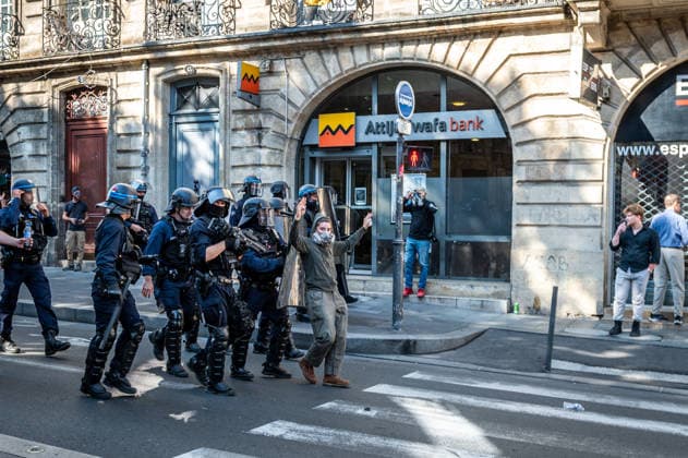 October 6, 2026, Bordeaux, Nouvelle-Aquitaine, France: On October 6, 2026, nearly 9,000 people march through Bordeaux. Initially called around social demands, the demonstration takes on a strong high school student character as large numbers of young people join. Bordeaux France  - ZUMAh207 20261006_zip_h207_009 Copyright: xFabricexHebertx